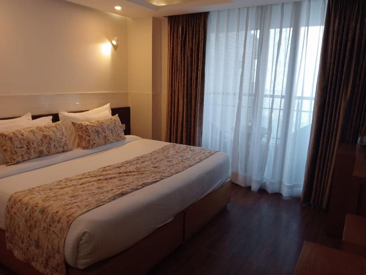 Yashshree Mussoorie Mall Road Екстер'єр фото