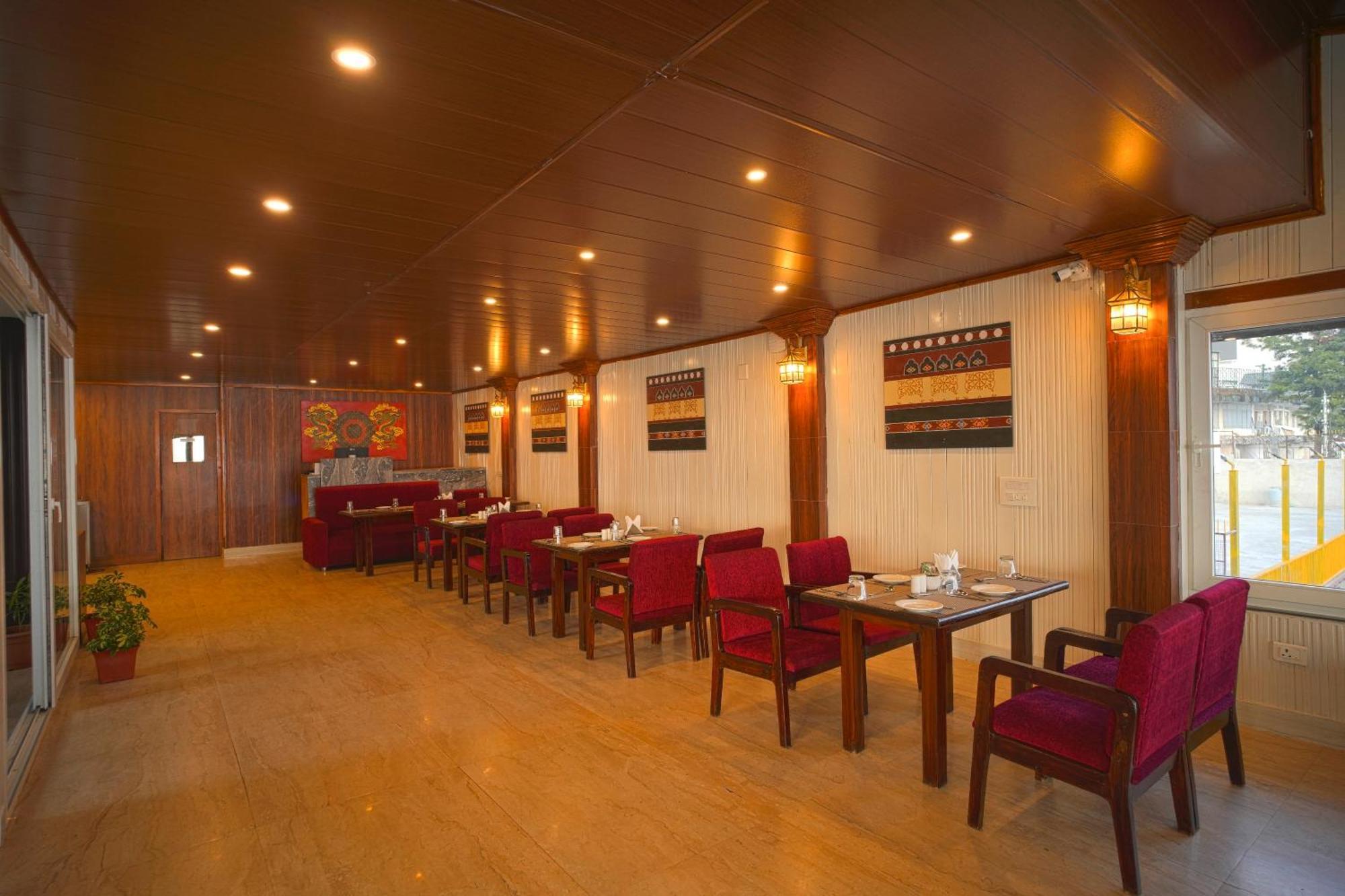 Yashshree Mussoorie Mall Road Екстер'єр фото